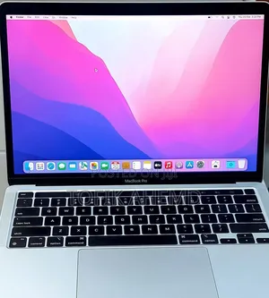 New Laptop Apple MacBook Pro M1 8GB AMD A8 SSD 512GB