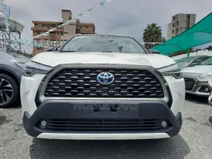 Photo - New Toyota Corolla Cross 2024 Ivory