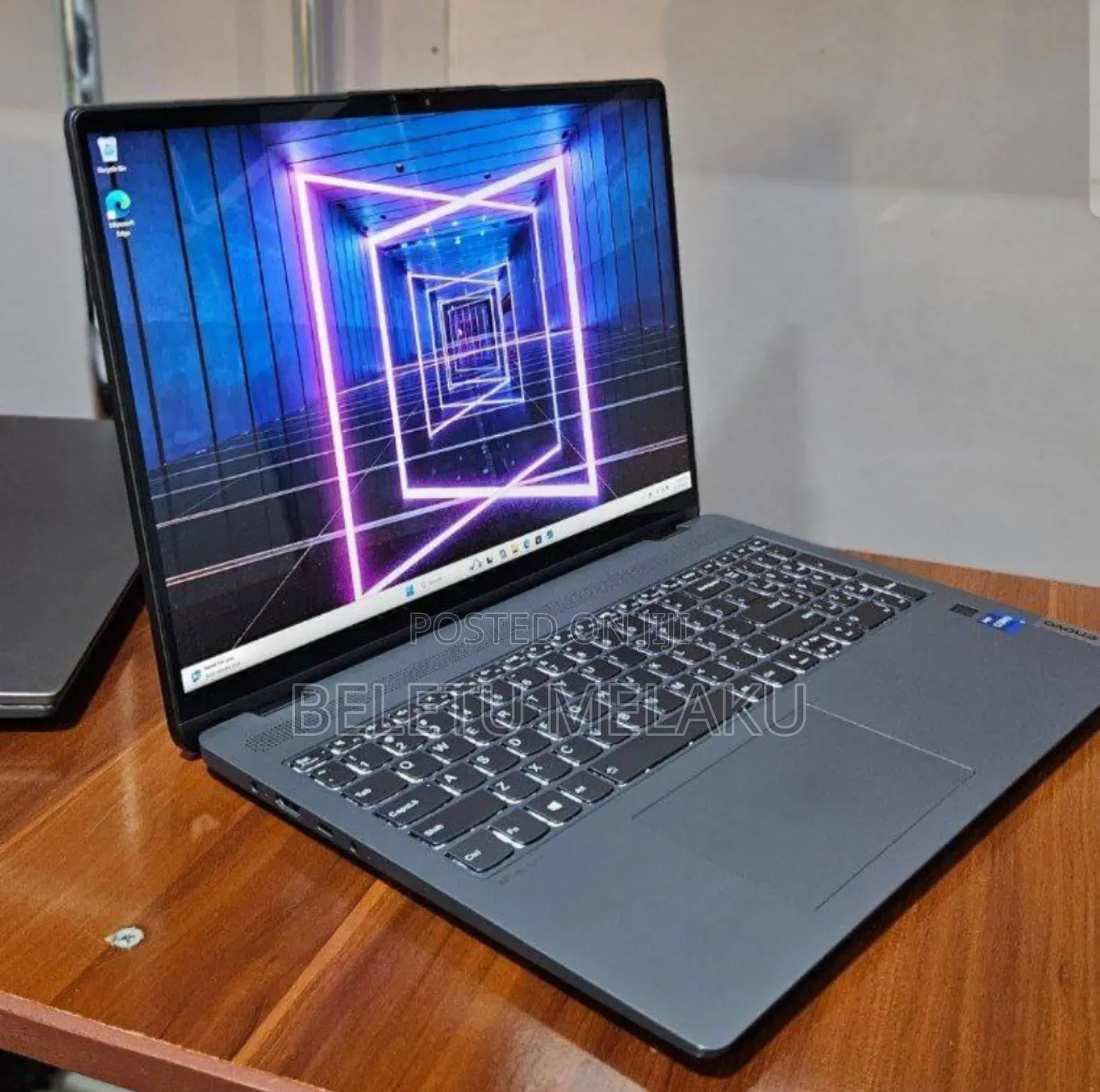 New Laptop Lenovo Yoga 7i 16GB Intel Core I7 SSD 512GB