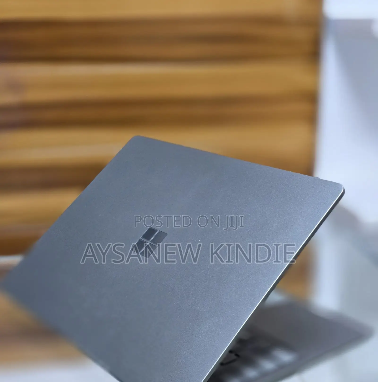 New Laptop Microsoft Surface 8GB Intel Core I5 SSD 256GB