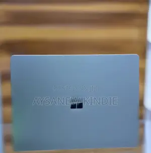 New Laptop Microsoft Surface 8GB Intel Core I5 SSD 256GB