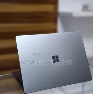 New Laptop Microsoft Surface 8GB Intel Core I5 SSD 256GB