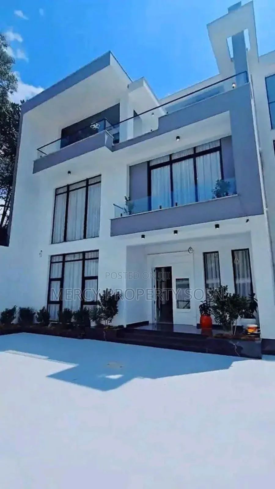 Furnished 8bdrm House in Bole for sale