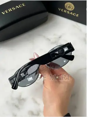 Varasace Matte Blacksunglasses