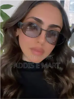 Varasace Matte Blacksunglasses