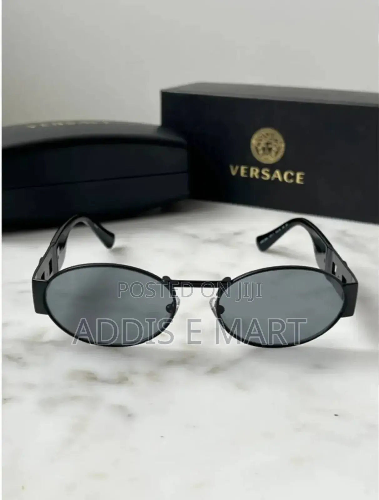 Varasace Matte Blacksunglasses