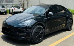 Photo - Tesla Model Y 2024 Black