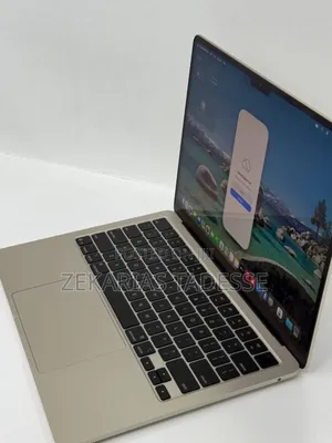 New Laptop Apple MacBook Air 2025 M4 13-Inch 16GB Apple M4 SSD 256GB