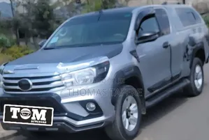 Toyota Hilux 2019 Silver