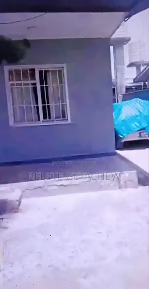 4bdrm Villa in Ayat Zone-6, Old, Bole for sale