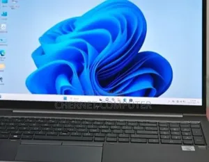 New Laptop HP ZBook Firefly 15 G7 16GB Intel Core I7 SSD 512GB