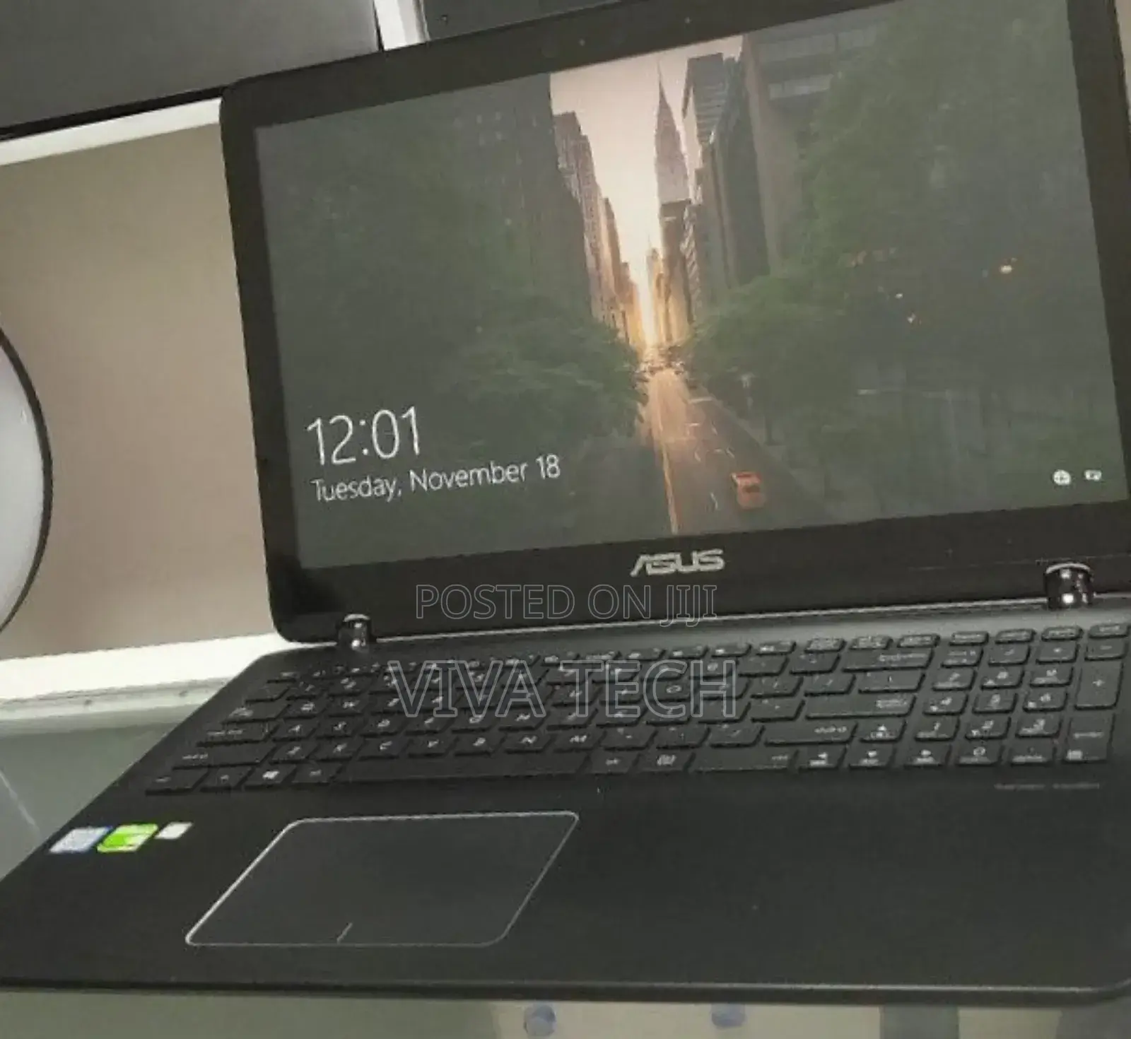 New Laptop Asus Q524UQ 12GB Intel Core I7 SSD 512GB