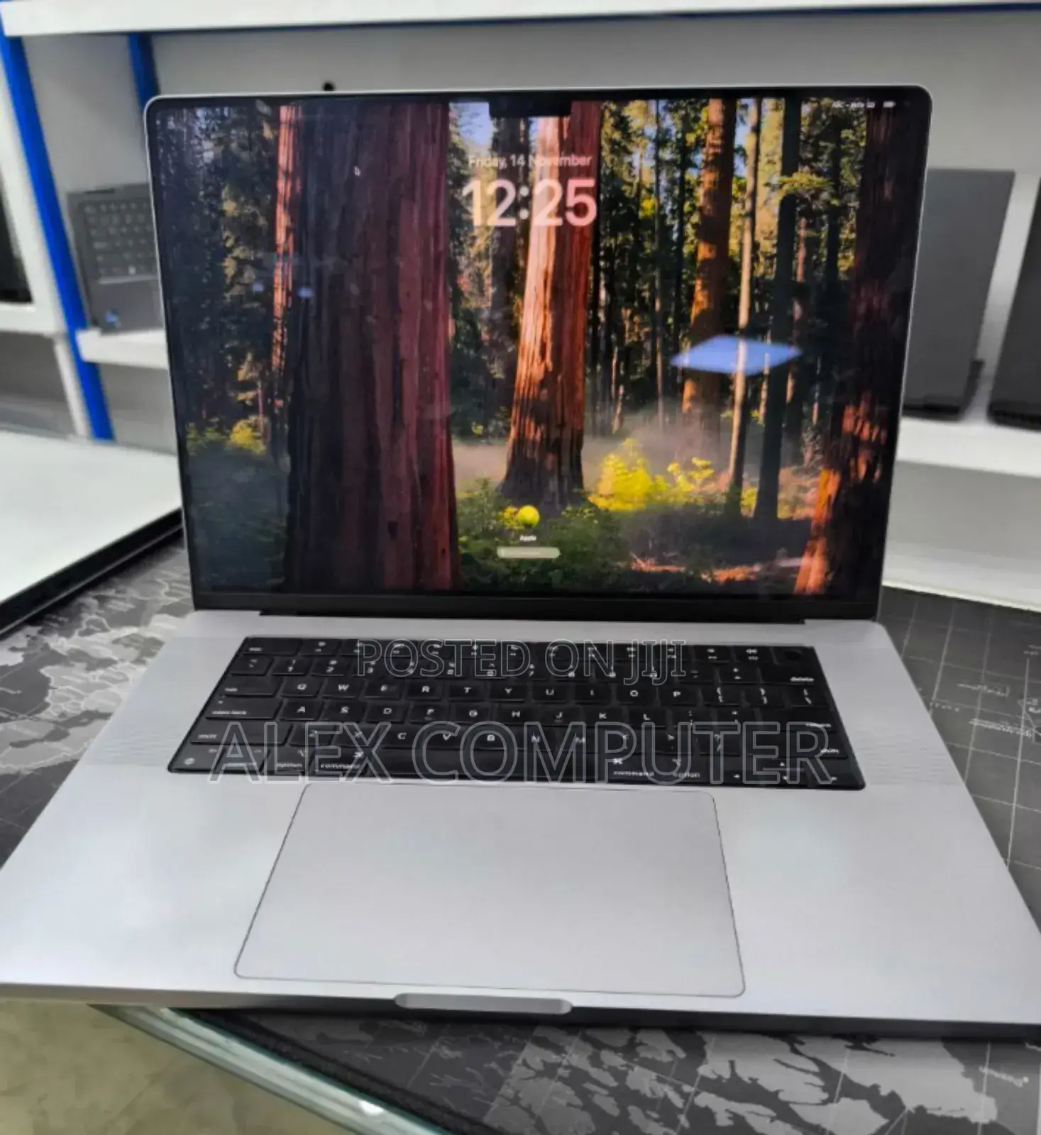 New Laptop Apple MacBook 64GB Apple M1 Max SSD 1T