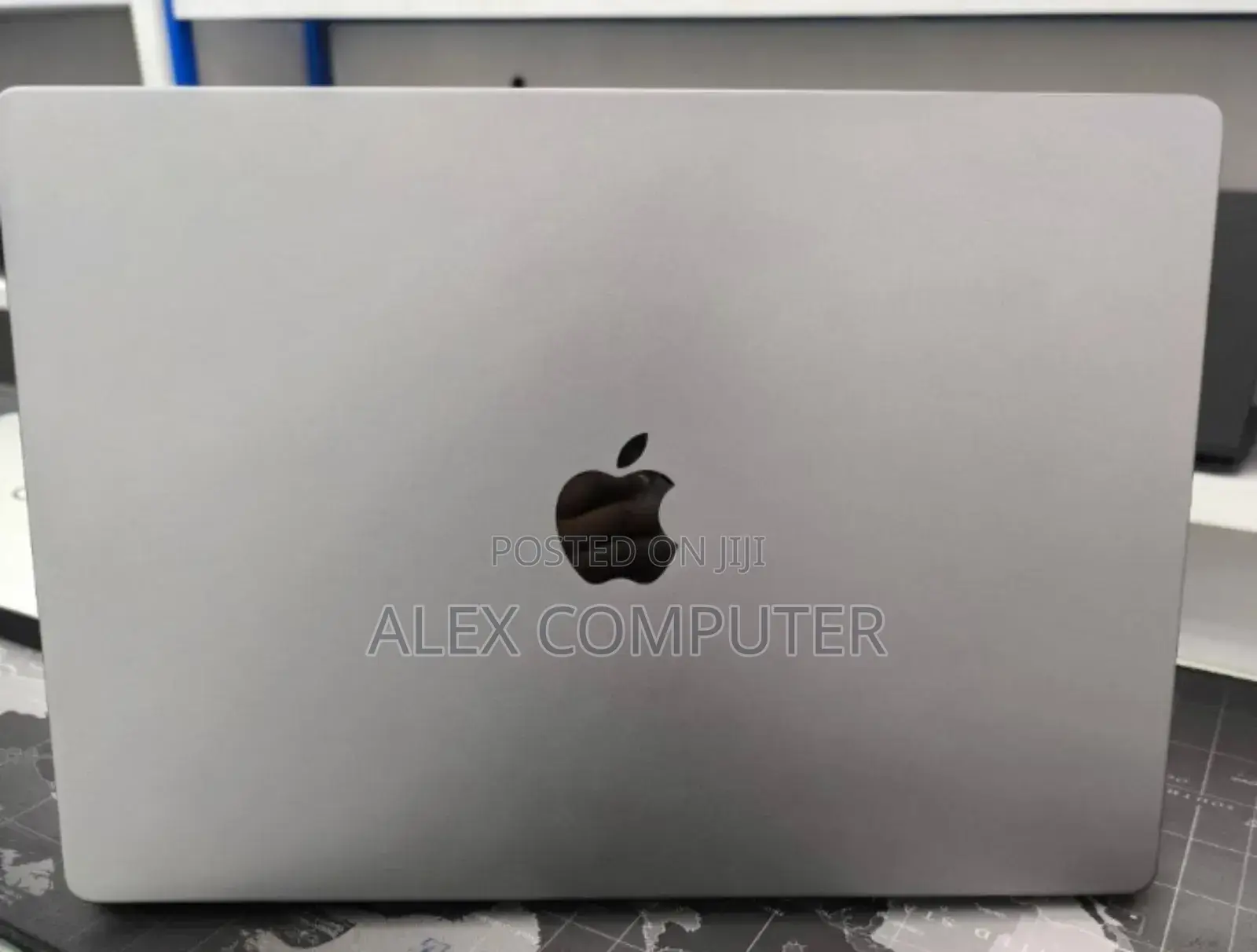 New Laptop Apple MacBook 64GB Apple M1 Max SSD 1T