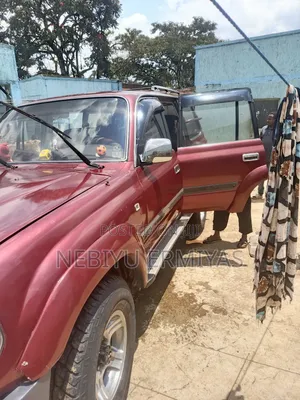 Photo - Toyota Land Cruiser 90 1997 Red
