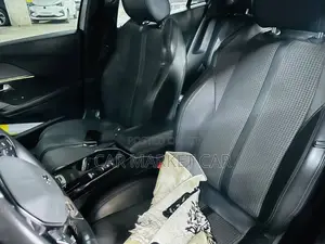 Peugeot 2008 2022 Silver