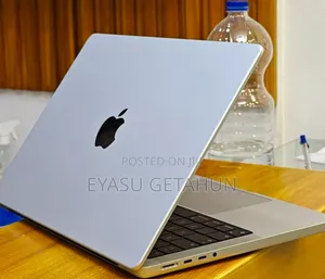 New Laptop Apple MacBook Pro M1 32GB Apple M1 Pro SSD 1T
