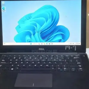 Photo - New Laptop Dell Latitude 3380 8GB Intel Core i5 SSD 256GB