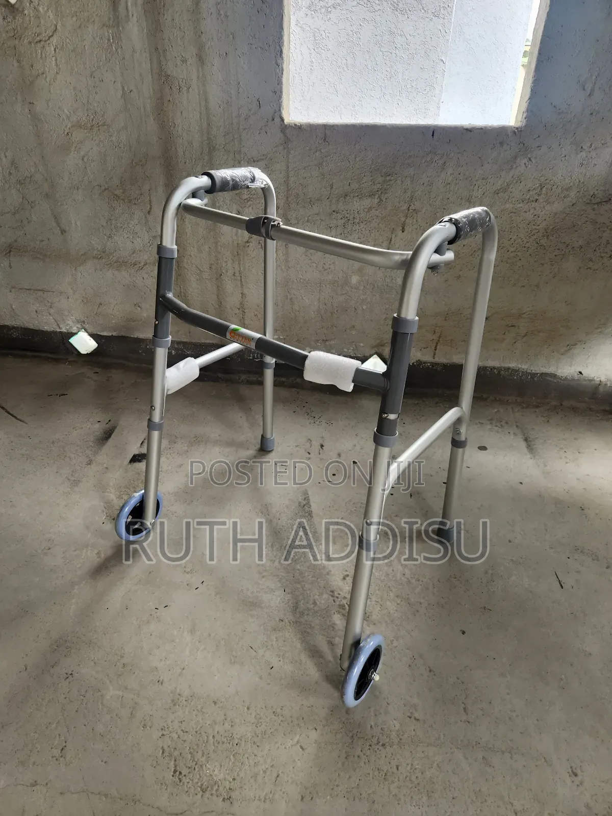 Brand New Stainless Walker胺我brand New Adjustable Height Walker朱雀walker