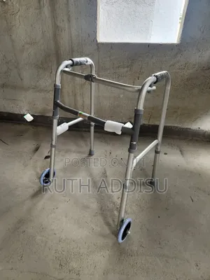 Brand New Stainless Walker胺我brand New Adjustable Height Walker朱雀walker