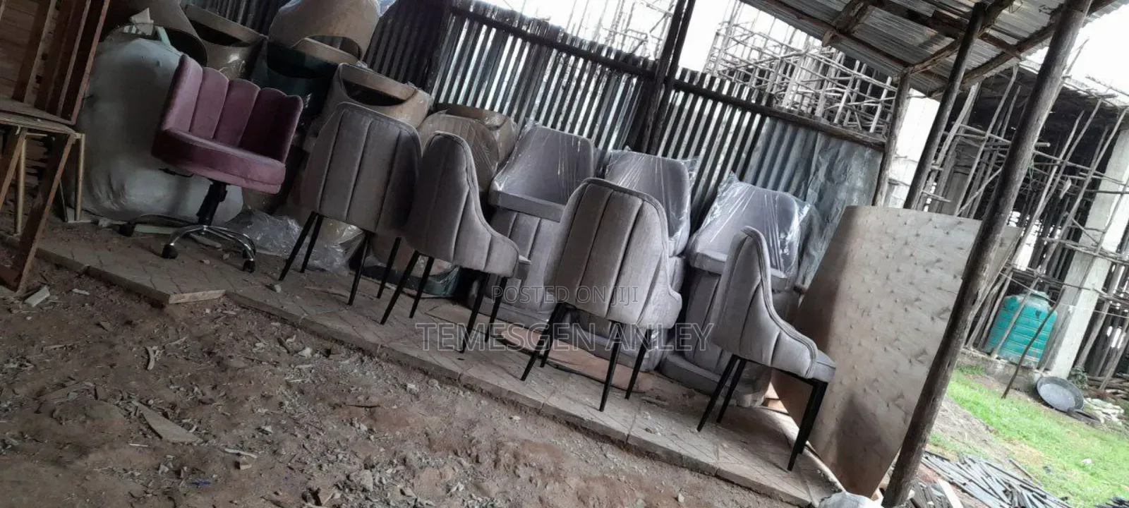 ዘመናዊ ምቹ ወንበሮች