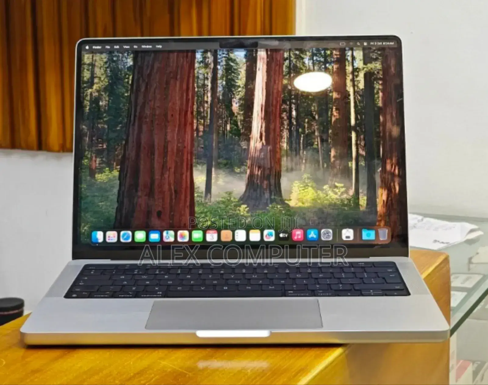 New Laptop Apple MacBook Pro M1 32GB Apple M1 SSD 1T