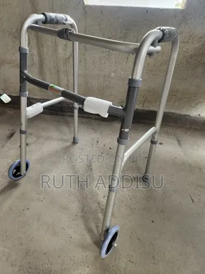 Photo - Foldable Walker考量brand New Medical Walker延長walker承認walker肺病walker