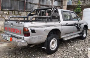 Mitsubishi L200 Double Cab 2.5 180hp 4WD 2005 Silver