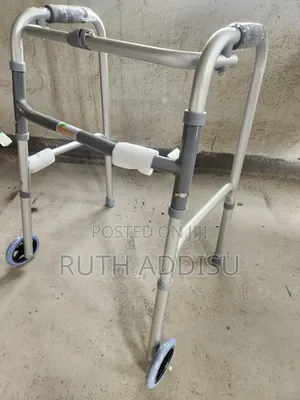 Photo - Walker Foldable脆性stainless Medical Walker管轄brand New Walker Best