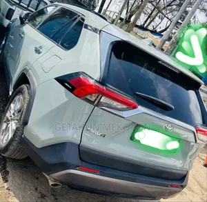 Photo - Toyota RAV4 2020 White