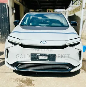 Photo - Toyota bZ4X 2023 White