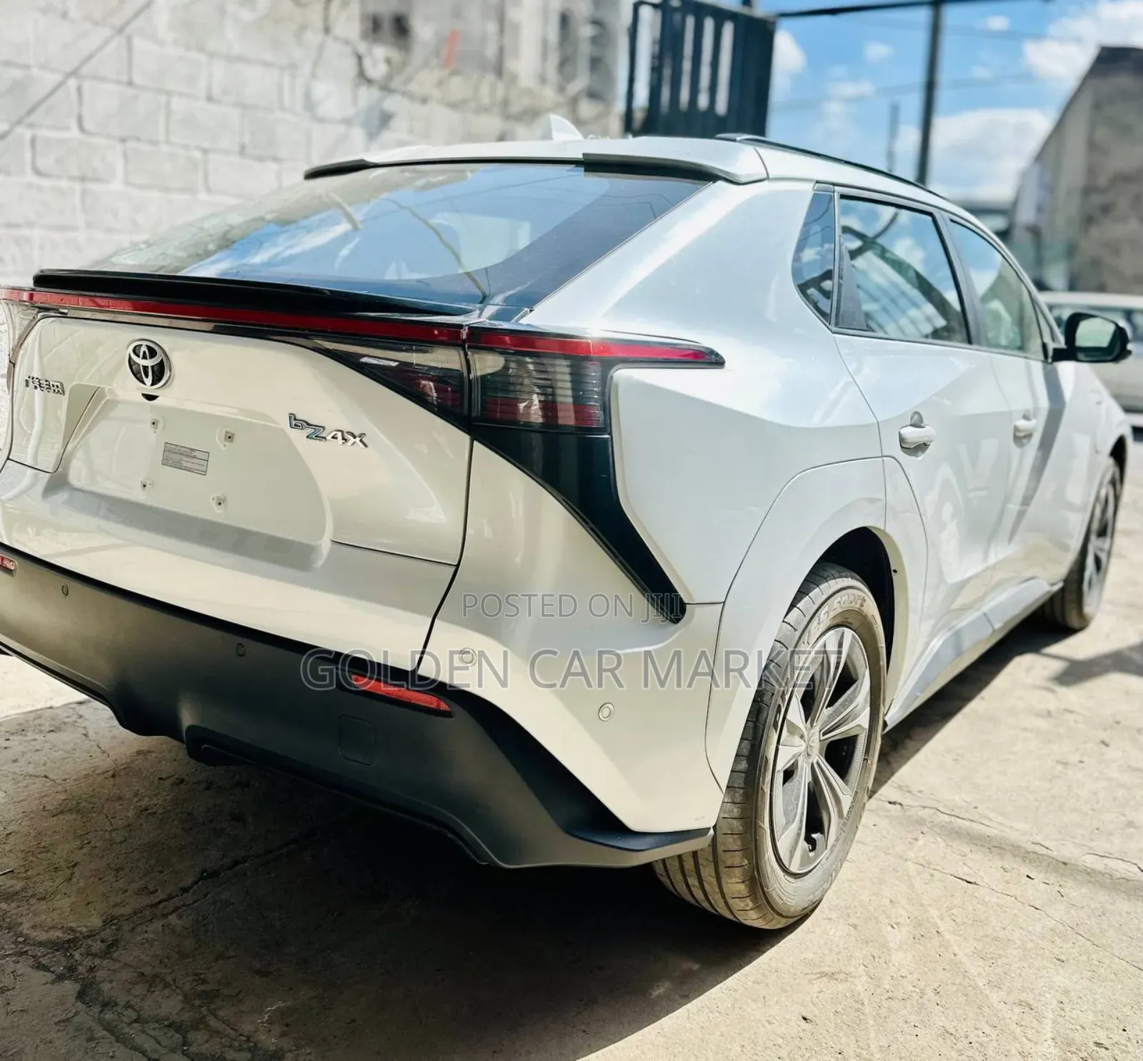 Toyota bZ4X 2023 White