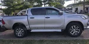 Toyota Hilux 2020 Gray