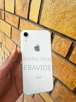 Apple XR 64 GB White