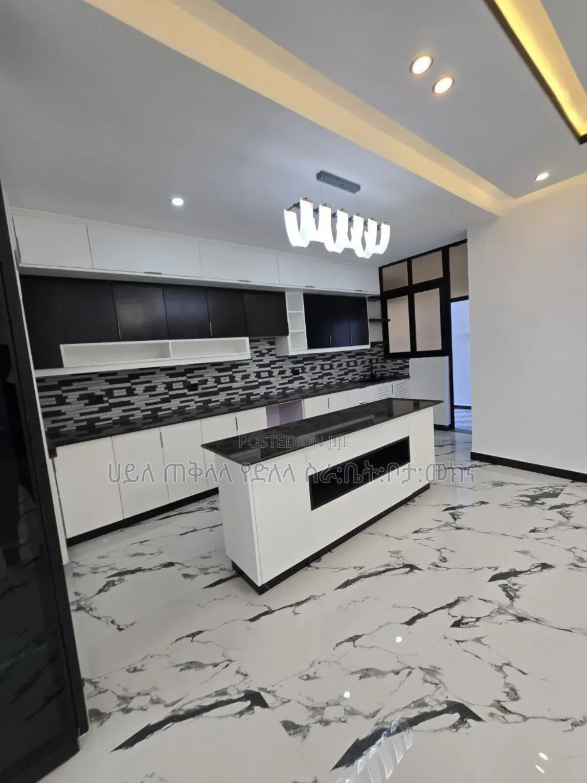 Furnished 9bdrm Townhouse/Terrace in አያት ዞን ኮምፋውንድ ግብ ውስጥ, Yeka