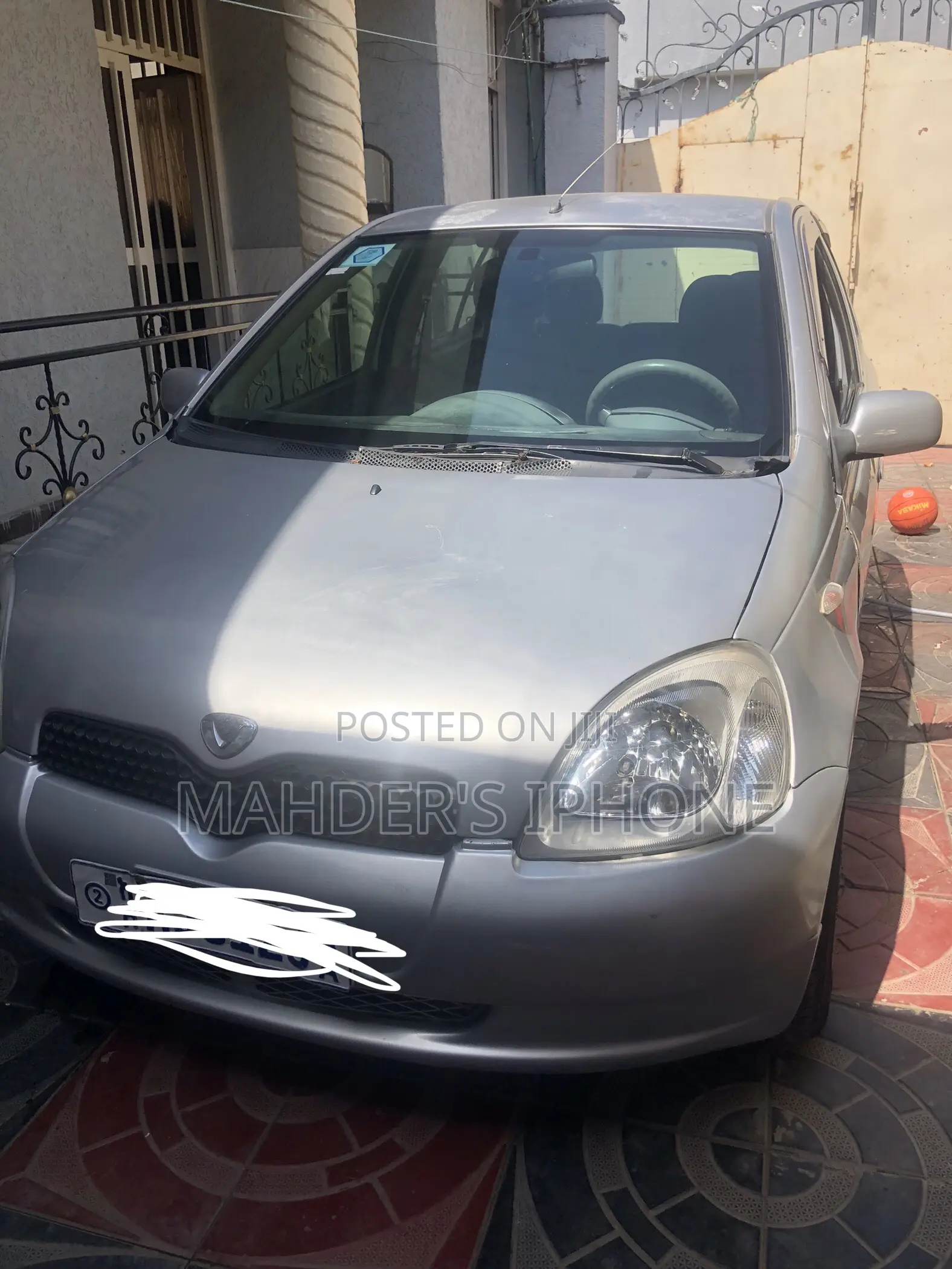 Toyota Vitz 2001 Silver
