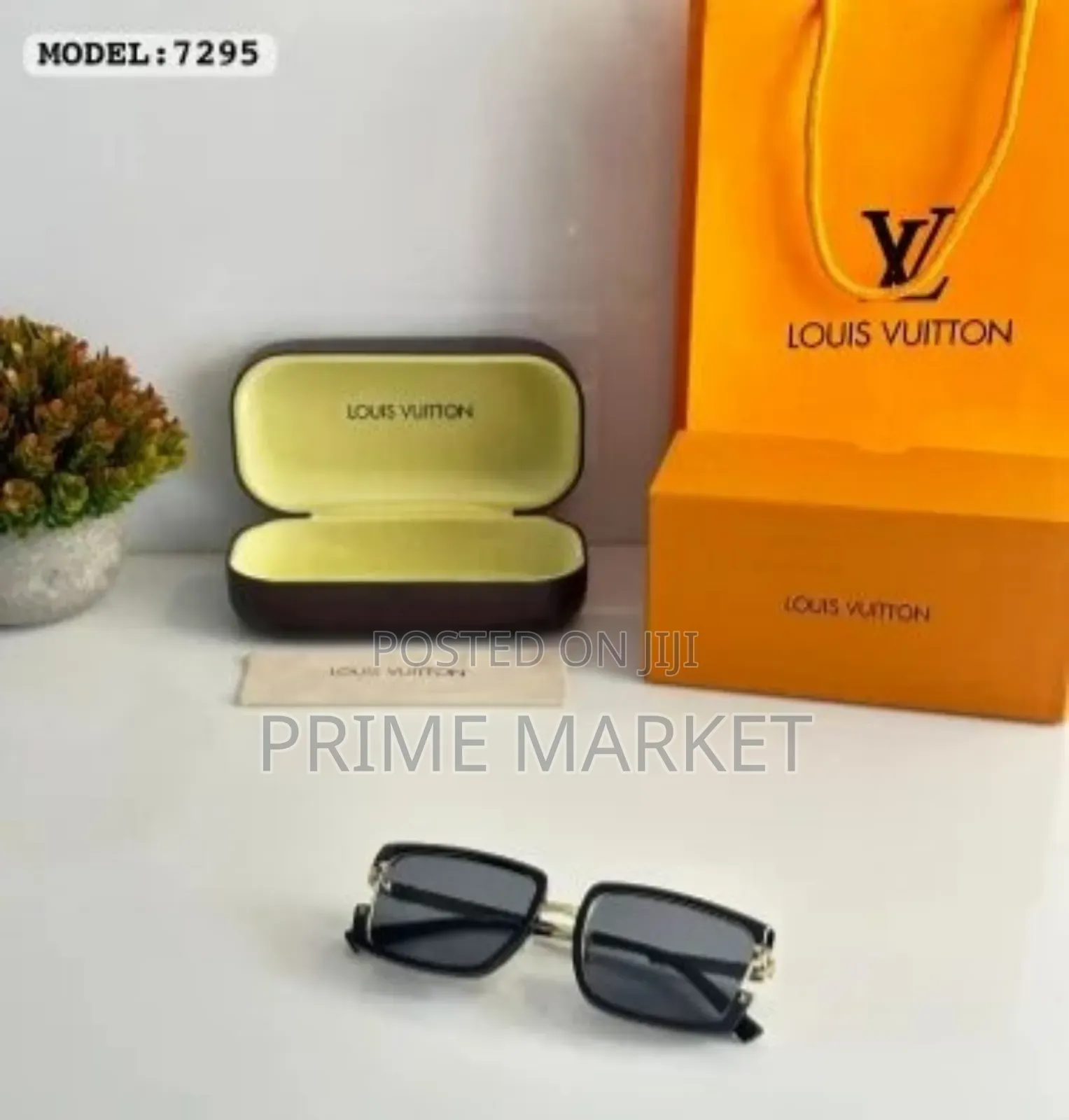 Louis Vuitton 7295 Men's Sunglasses – Gold Black