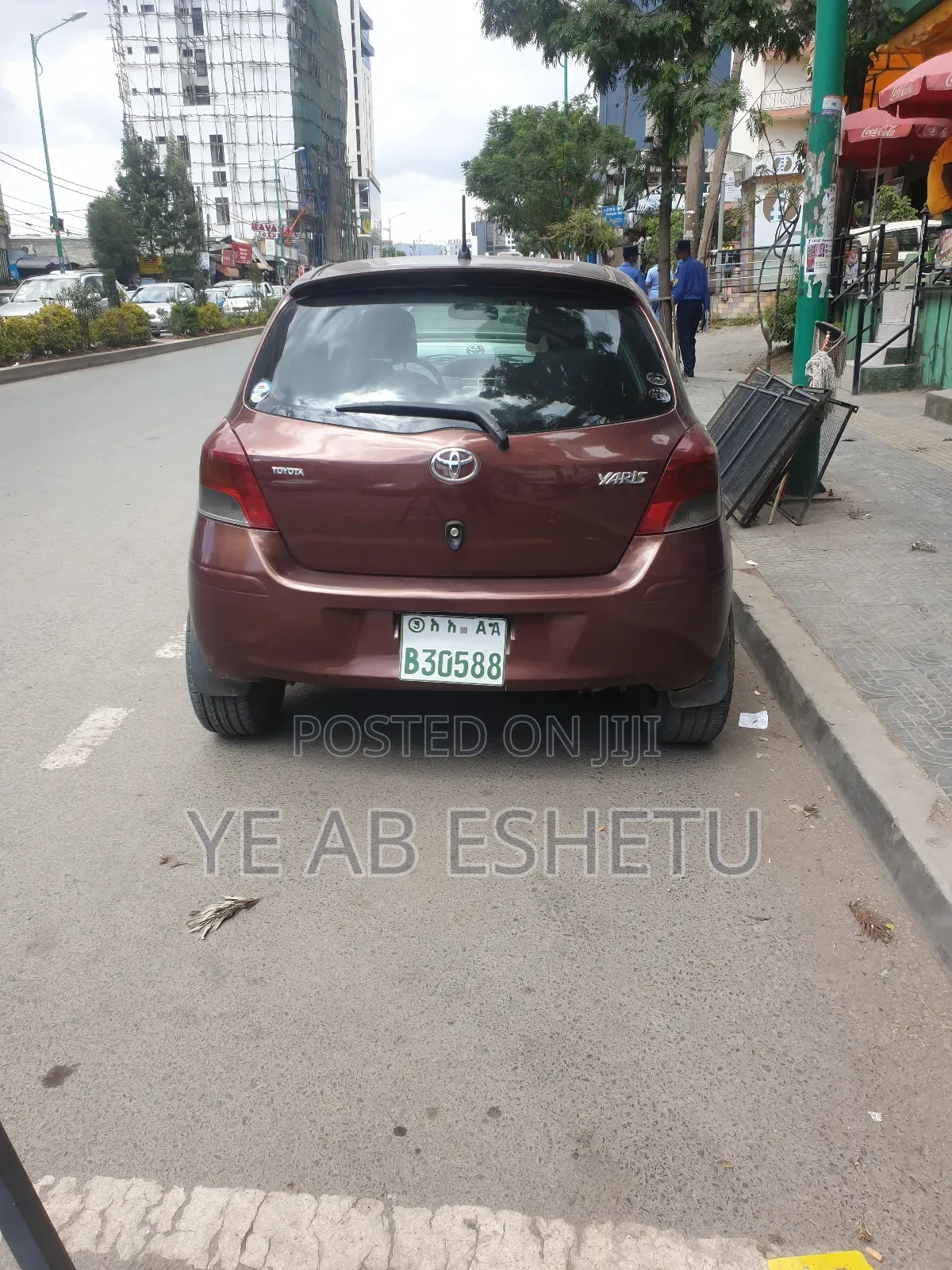 Toyota Yaris Base Hatchback 5dr 2010 Burgundy