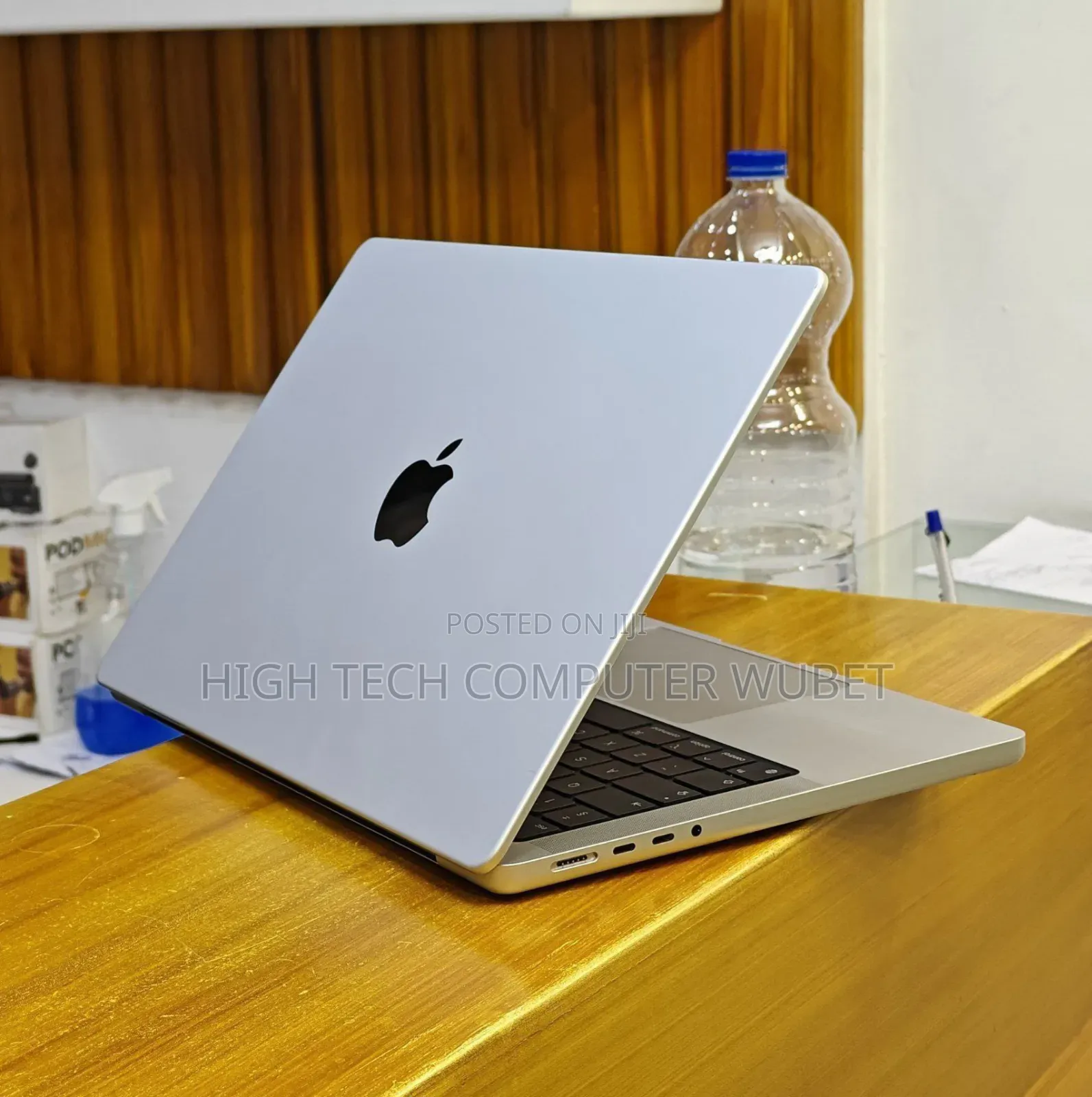 New Laptop Apple MacBook Pro M1 32GB Apple M1 Pro SSD 1T