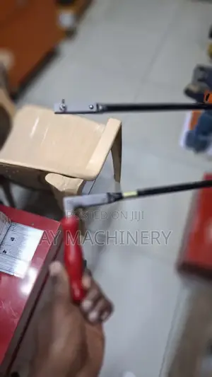 Fretsaw Fretwork የወርቅ መጋዝ