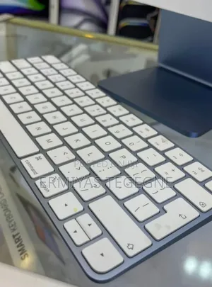 New Laptop Apple MacBook 8GB Intel Core I9 SSD 256GB