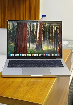 New Laptop Apple MacBook Pro M1 32GB Apple M1 SSD 1T