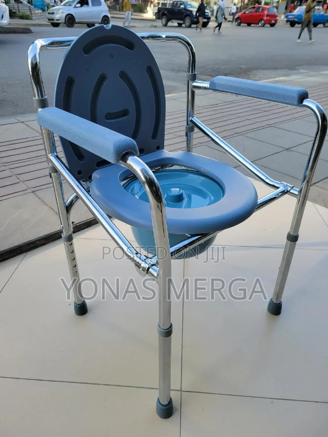 Potty Chair for Adult, Camping Toilet蠅你toilet With Arms - 3 in 1