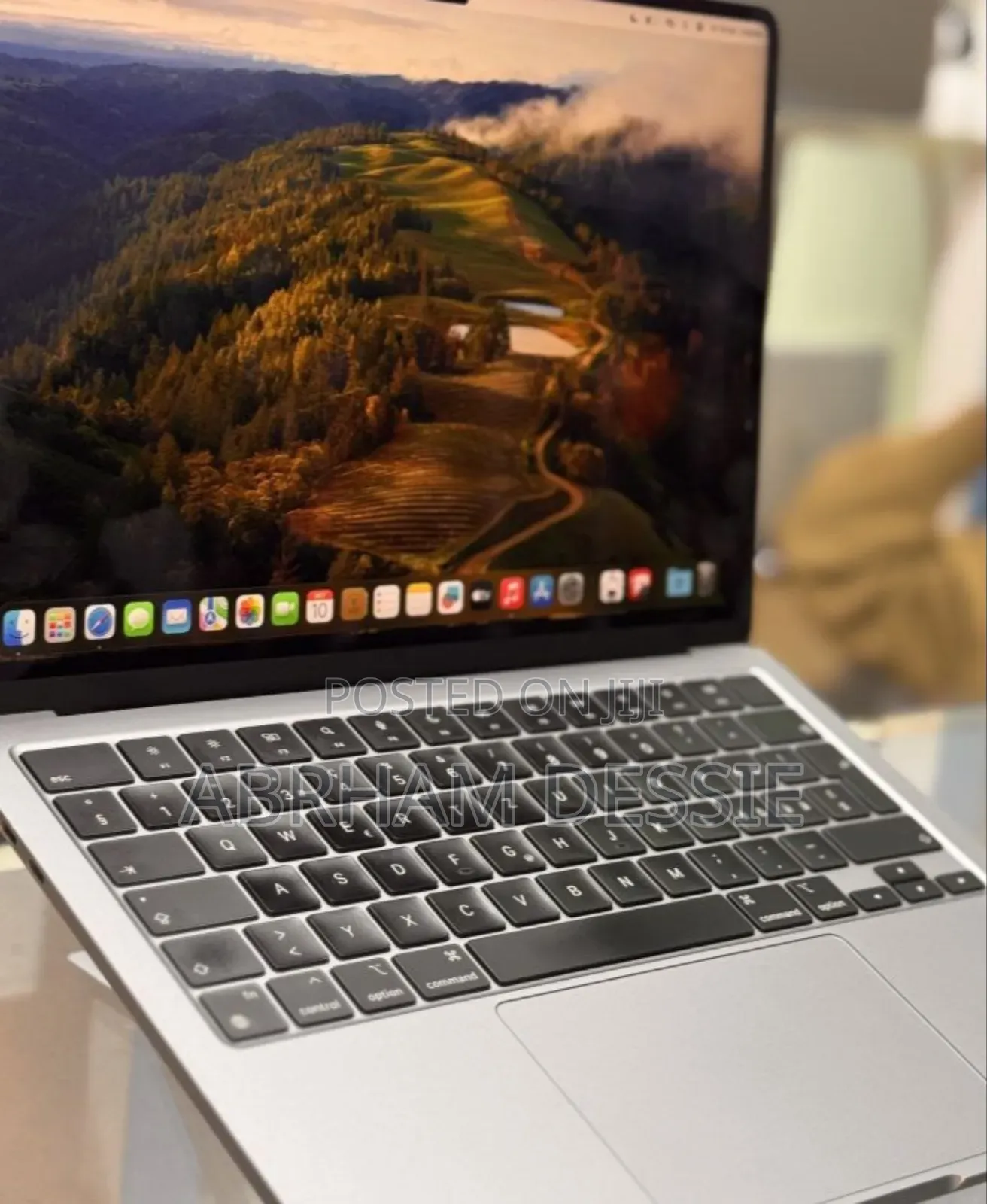 New Laptop Apple MacBook Air 2022 M2 8GB Intel Core M2 SSD 256GB