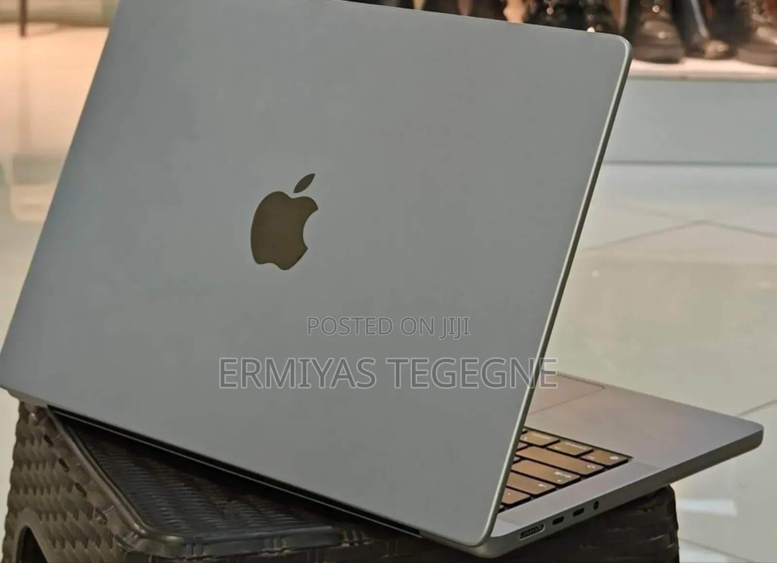 New Laptop Apple MacBook Pro 2023 M3 14-Inch 16GB Intel SSD 256GB