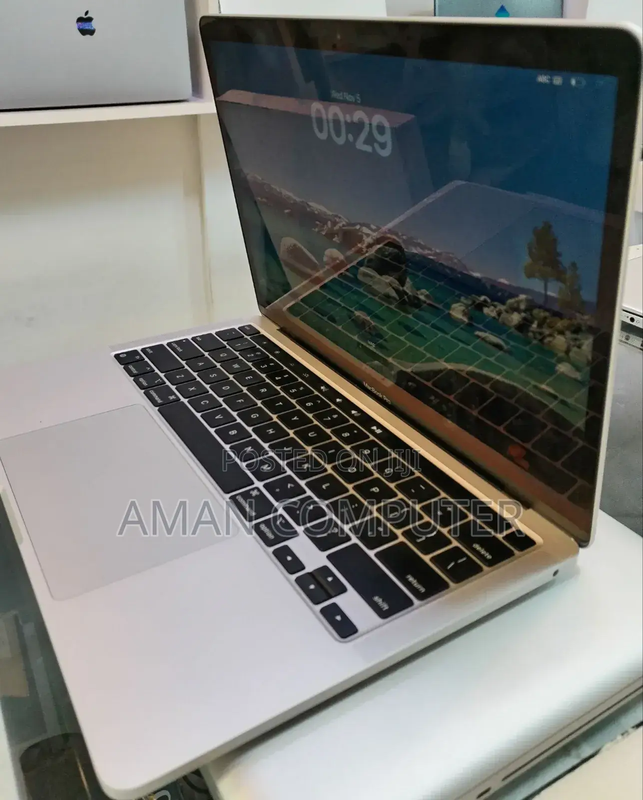 New Laptop Apple MacBook Pro 2020 M1 16GB Apple M1 SSD 512GB