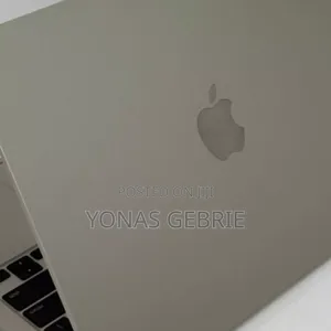 New Laptop Apple MacBook Air 2025 M4 13-Inch 16GB Apple M4 SSD 256GB