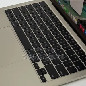 New Laptop Apple MacBook Air 2025 M4 13-Inch 16GB Apple M4 SSD 256GB