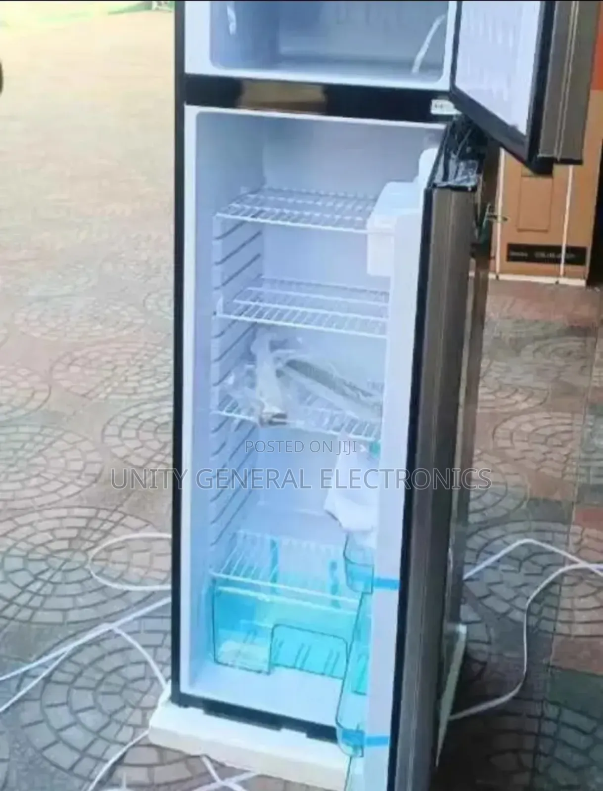 Boss Refrigrator 420 With Dispenser