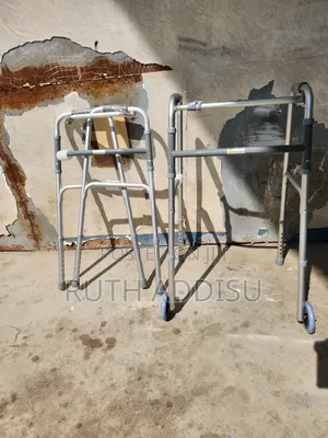 Almunium Walker輕微foldable Stainless Walker宵柰walker Medical重新walker Be